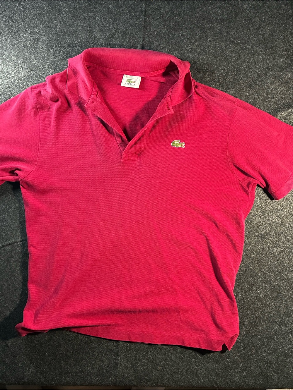 Lacoste Men’s Fuchsia Polo Shirt with Green Crocodile Logo